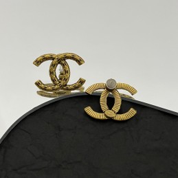 CHANEL EARRINGS A1077