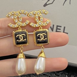 CHANEL EARRINGS A1097