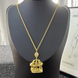 CHANEL NECKLECES A590