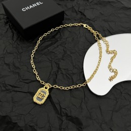 CHANEL NECKLECES A598