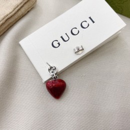 GUCCI EARRINGS A111