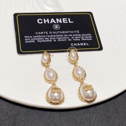 CHANEL EARRINGS A015