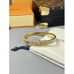 LV BRACELETS A043