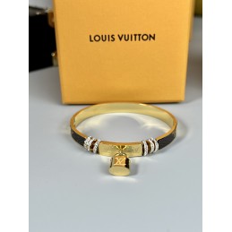 LV BRACELETS A060