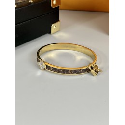 LV BRACELETS A061