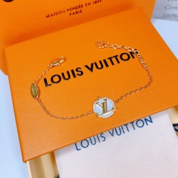 LV BRACELETS A077