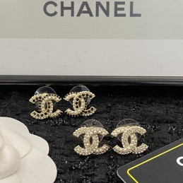 CHANEL EARRINGS A052