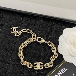 CHANEL BRACELETS A026