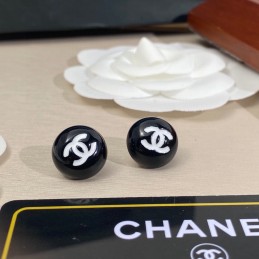 CHANEL EARRINGS A062