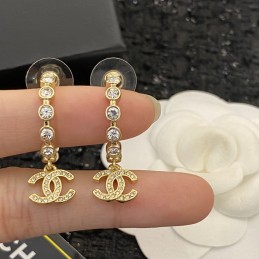 CHANEL EARRINGS A096