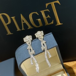 PIAGET EARRINGS A004