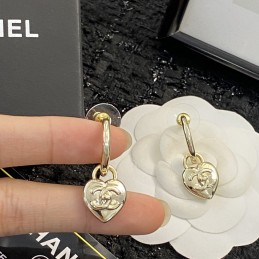 CHANEL EARRINGS A106