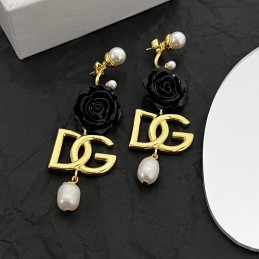 D & G EARRINGS A007