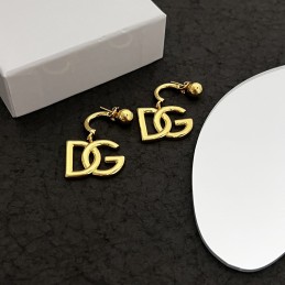 D & G EARRINGS A008