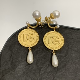 D & G EARRINGS A018