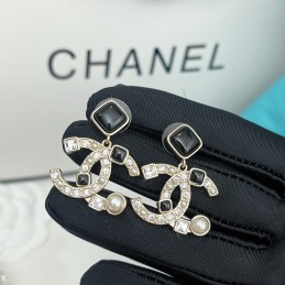 CHANEL EARRINGS A113