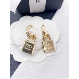 CHANEL EARRINGS A125