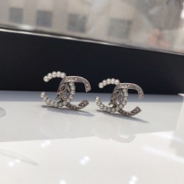 CHANEL EARRINGS A181