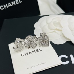 CHANEL EARRINGS A184