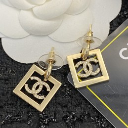 CHANEL EARRINGS A202