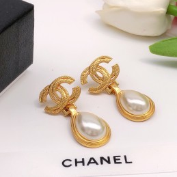 CHANEL EARRINGS A218