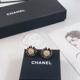 CHANEL EARRINGS A237