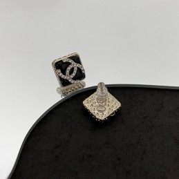 CHANEL EARRINGS A254