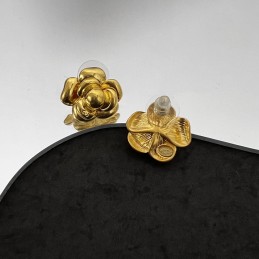 CHANEL EARRINGS A290