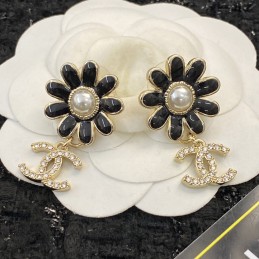 CHANEL EARRINGS A312