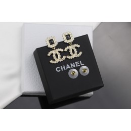 CHANEL EARRINGS A402