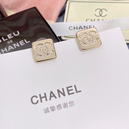 CHANEL EARRINGS A442