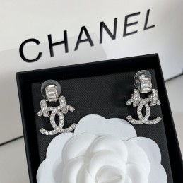 CHANEL EARRINGS A505