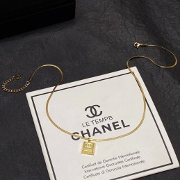 CHANEL NECKLACES A027