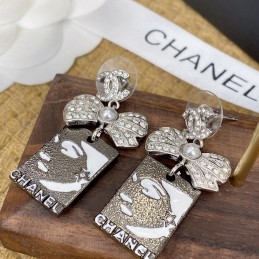 CHANEL EARRINGS A517