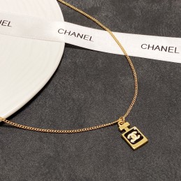 CHANEL NECKLACES A036