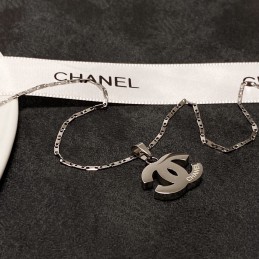 CHANEL NECKLACES A045