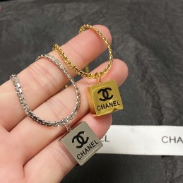 CHANEL NECKLACES A051