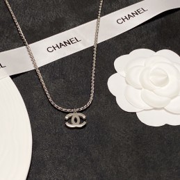 CHANEL NECKLACES A078