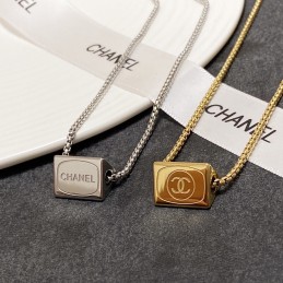 CHANEL NECKLACES A119