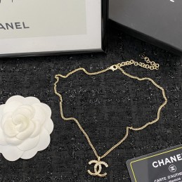 CHANEL NECKLACES A122