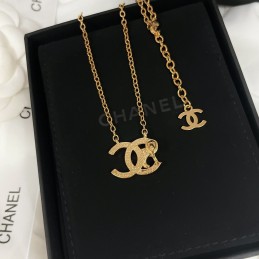 CHANEL NECKLACES A140