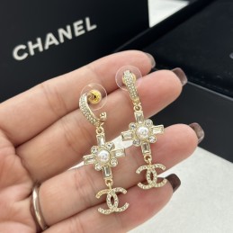 CHANEL EARRINGS A530