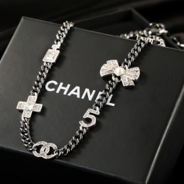 CHANEL NECKLACES A176