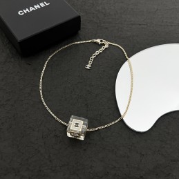 CHANEL NECKLACES A178