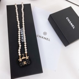 CHANEL NECKLACES A189