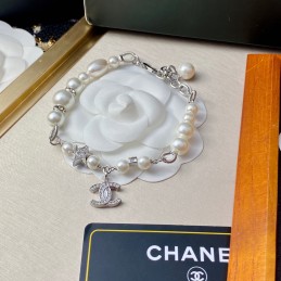 CHANEL NECKLACES A228